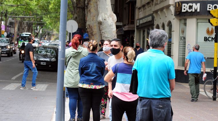 El Gobierno nacional anunció la flexibilización de varias medidas. Foto: ALF PONCE MERCADO / MDZ