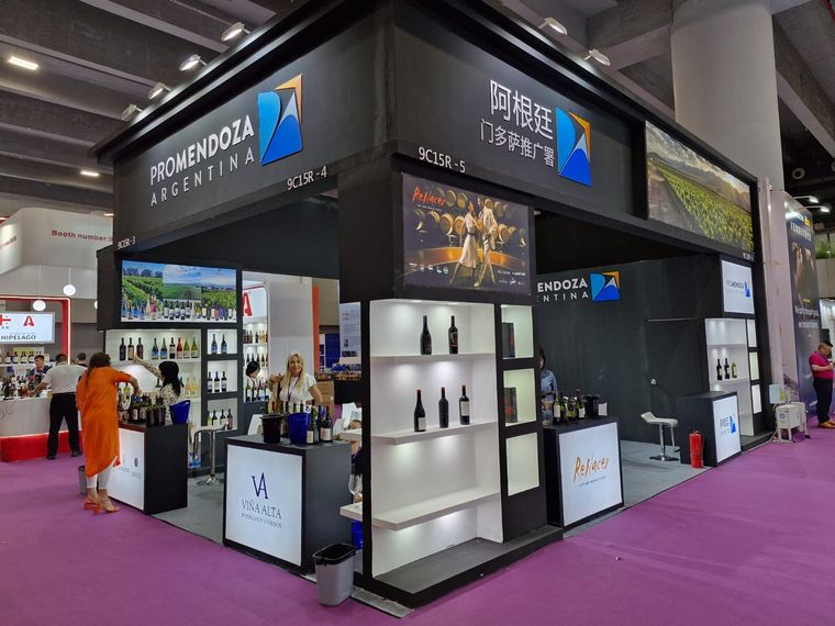 Las bodegas locales, acompañadas por ProMendoza, llegaron al mercado asiático para instalar sus productos. Foto: ProMendoza