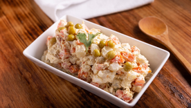 Trucos para hacer la ensalada rusa más rica y cremosa Foto: Shutterstock