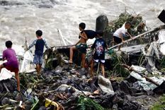 En Filipinas, la tormenta ha tenido un paso arrollador. Foto Efe