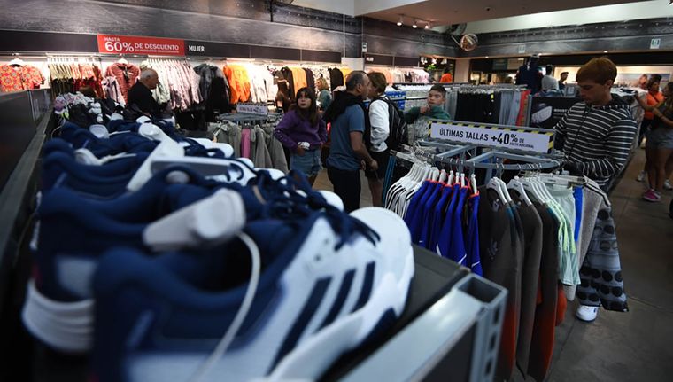 Bajan aranceles a la importación de zapatillas