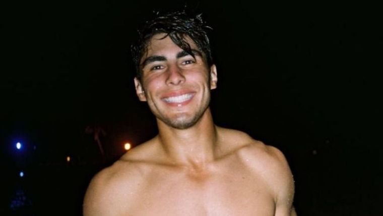 Foto: https://www.mdzol.com/napsix/2022/9/6/muy-alejado-la-pasion-de-su-padre-que-se-dedica-el-hijo-de-chayanne-para-ganarse-la-vida-272276.html