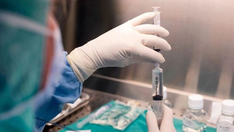 Los bacteriófagos o terapia de fagos es una alternativas a los antibióticos, pero en muchos países aún no está aprobado su aplicación.