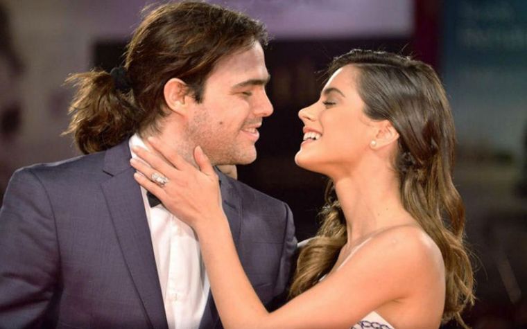 Tini Stoessel y Peter Lanzani Foto: Archivo