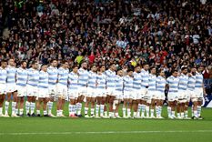 Emoción pura durante el himno argentino. Foto: EFE Emoción pura durante el himno argentino. Foto: EFE