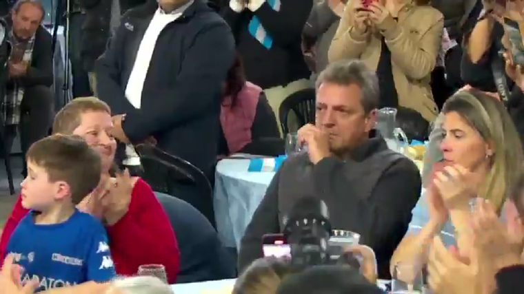Sergio Massa rompió en llanto por las palabras de Axel Kicillof durante el cierre de campaña.