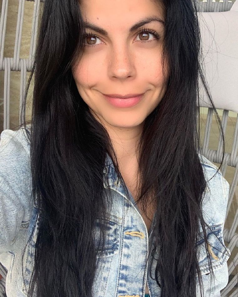 África Zavala nació el 12 de agosto de 1985 en Ciudad de México.