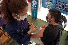 Los mayores de 18 años ya pueden aplicarse una dosis de refuerzo en Mendoza Foto: ALF PONCE MERCADO / MDZ