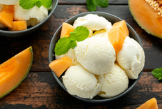 Esta receta aprovecha que el melón tiene más del 85% de agua, ideal para postres refrescantes.