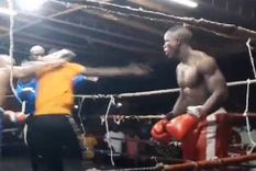 un caos: la velada de boxeo en africa que termino de la peor manera