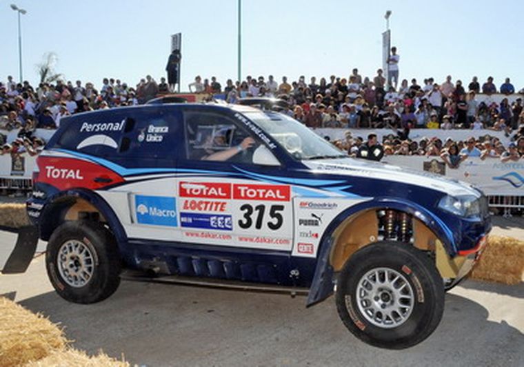 La camioneta de Orly Terranova durante la presentación. Foto: NA
