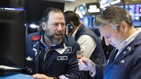 Los mercados internacionales caen tras desatarse la crisis en Medio Oriente y Wall Street no fue la excepción, con bajas que superan el 1% en la jornada.