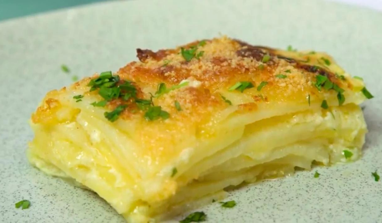 Cómo hacer mil hojas de papas perfecto: guía paso a paso Foto: Shutterstock