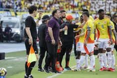La Selección de Colombia sufrió una baja sensible para enfrentar a la Selección argentina el próximo martes en el Monumental. La Selección de Colombia sufrió una baja sensible para enfrentar a la Selección argentina el próximo martes en el Monumental.