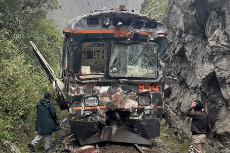 Dos trenes chocaron de frente en el camino que lleva al Machu Picchu Dos trenes chocaron de frente en el camino que lleva al Machu Picchu