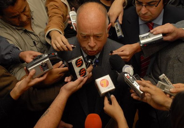 Aguinaga, en el anuncio de la renuncia. Foto: Nacho Gaffuri / MDZ