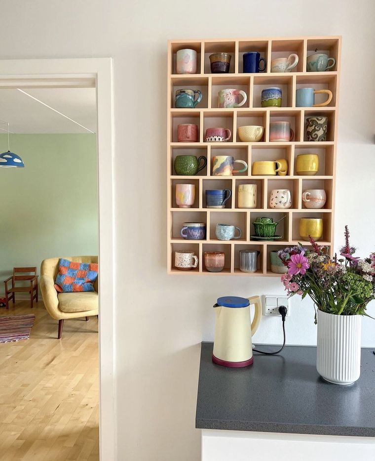 Mini estantes para colecciones de tazas. Mini estantes para colecciones de tazas. 