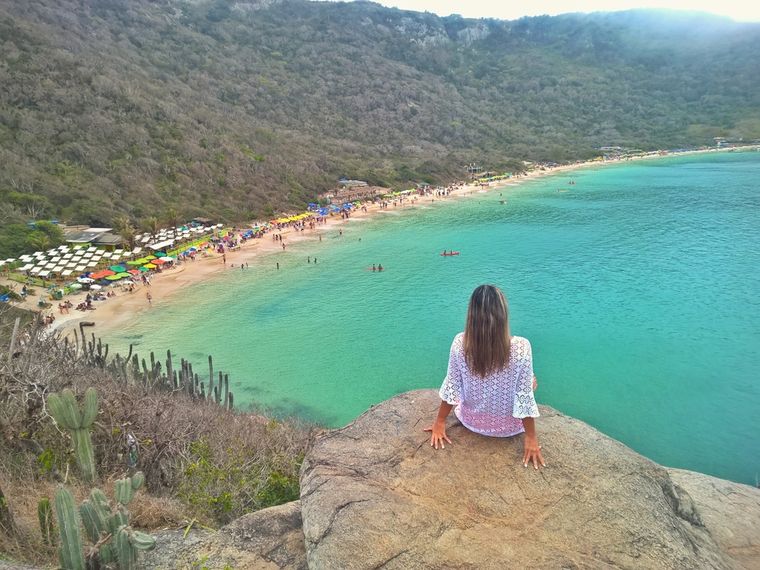 Una playa ubicada dentro de una reserva natural y que enamora por sus colores.&nbsp;