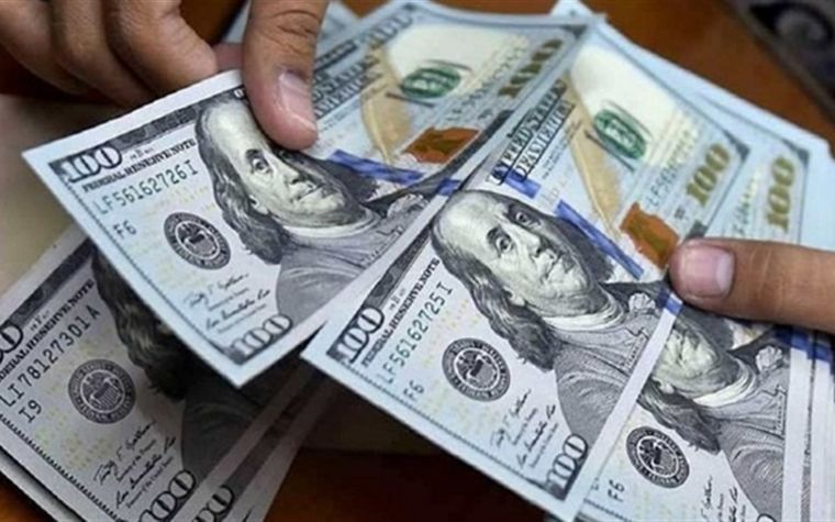 El dólar blue es la caja de resonancia de la incertidumbre en materia económica y política, y es el refugio de inversores y empresas cuando advierten que quedan pocos dólares disponibles en BCRA. Foto: Archivo