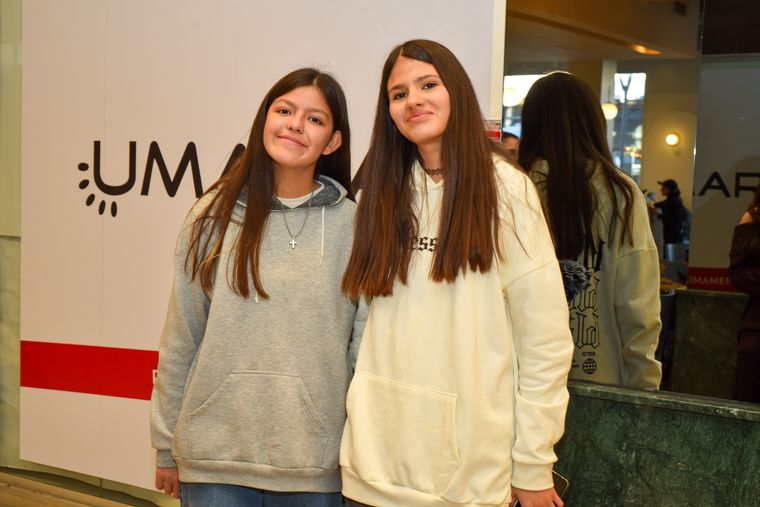 Isabella Anzorena y Celina Luna. Isabella Anzorena y Celina Luna.