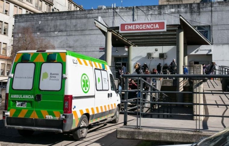 El joven fue baleado y apuñalado, pero pelea por su vida en el hospital de Mar del Plata