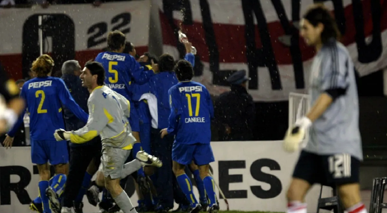 El Pato tapó un penal clave en la definición por penales ante el Millonario. Foto: Publicada en TNT Sports