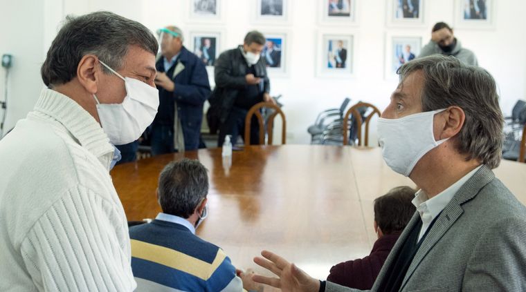 Con uno sí y con el otro no: Suarez habló con Orozco (Las Heras) pero no con Félix (San Rafael). Foto: Gobierno de Mendoza