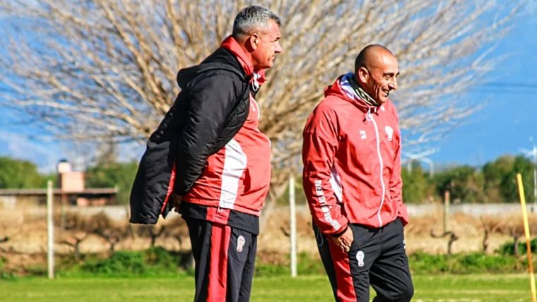 Ale De La Riba y Osvaldo Gullace, los entrenadores de Huracán. Ale De La Riba y Osvaldo Gullace, los entrenadores de Huracán.