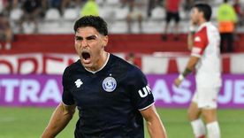 Goleador. Fabrizio Sartori metió un cabezazo impecable para el 1-1 parcial de Independiente Rivadavia. Luego, Studer lo dio vuelta con otro testazo.&nbsp;