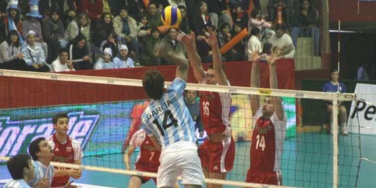 luego de una espera interminable los chicos están en el país. Foto: Télam