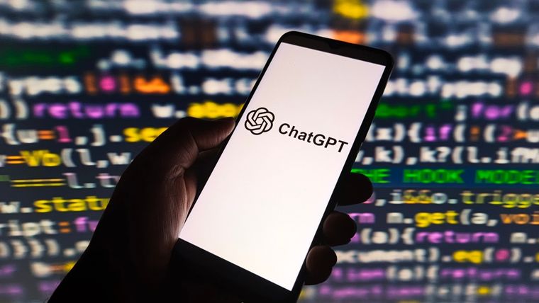 Los riesgos sobre la privacidad aumentan a medida que los modelos de inteligencia artificial acceden a bases de datos masivas con información personal. Los riesgos sobre la privacidad aumentan a medida que los modelos de inteligencia artificial acceden a bases de datos masivas con información personal.