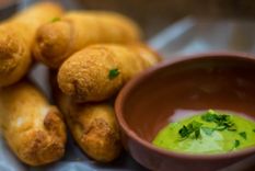 Tequeños con salsa verde Una receta simple y deliciosa para hacer en pocos minutos. Foto: Shutterstock