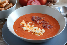La receta original de salmorejo no lleva vinagre, a diferencia de otros platos fríos similares.