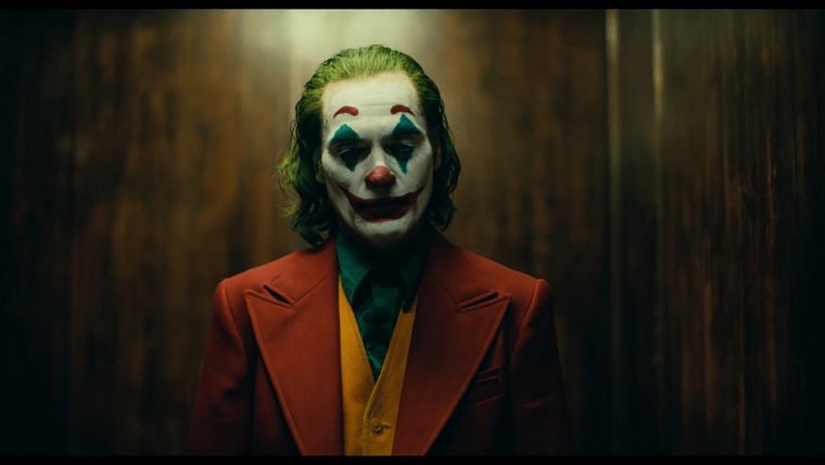 Quiso votar vestido del Joker y no lo dejaron votar.