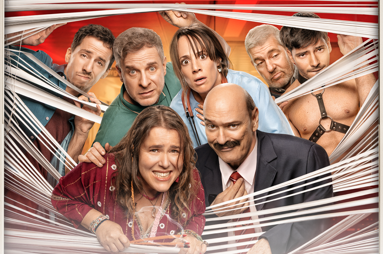 Casual, la obra de comedia con Carlos Belloso, Diego Gentile, Malena Guinzburg, Mica Lapegüe, Claudio Martínez Bel, Julián Ponce Campos y Lucas Wainraich.