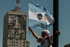 La muerte de la estrella del fútbol movilizó a decenas de miles de argentinos este jueves.