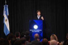 Javier Milei en la Bolsa de Comercio de Córdoba, donde ratificó el rumbo económico y prometió derrotar a la inflación.