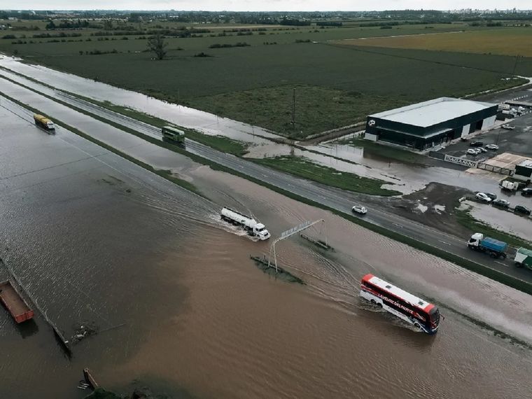 Inundación en la Ruta 9 Foto: Noticias Argentinas