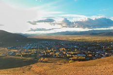 Gobernador Costa es un pueblo de la Patagonia ubicado sobre la Ruta 40, en el oeste de Chubut.