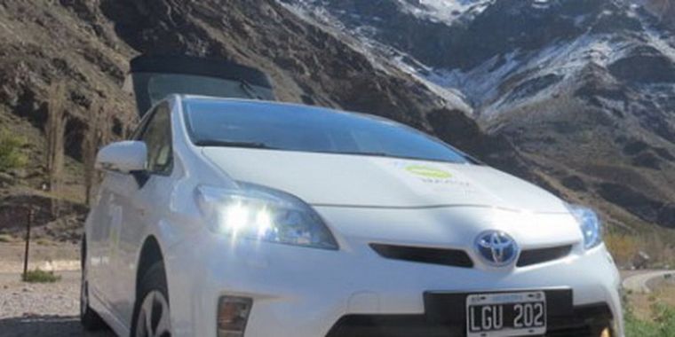 El primero auto híbrido de la Argentina.