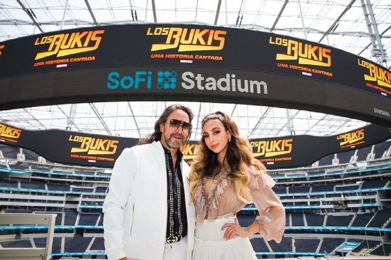Marco Antonio Solís junto a su hija Marla