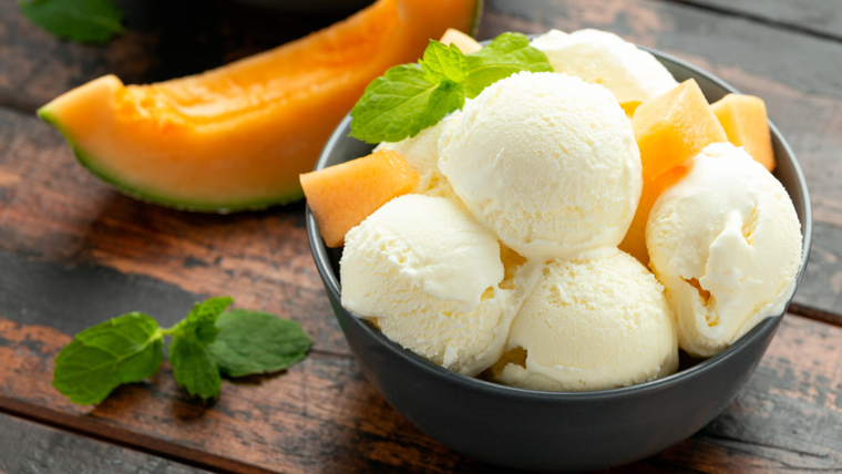 El melón fue protagonista de una receta de helado en uno de los primeros libros de cocina del siglo XVIII. El melón fue protagonista de una receta de helado en uno de los primeros libros de cocina del siglo XVIII.