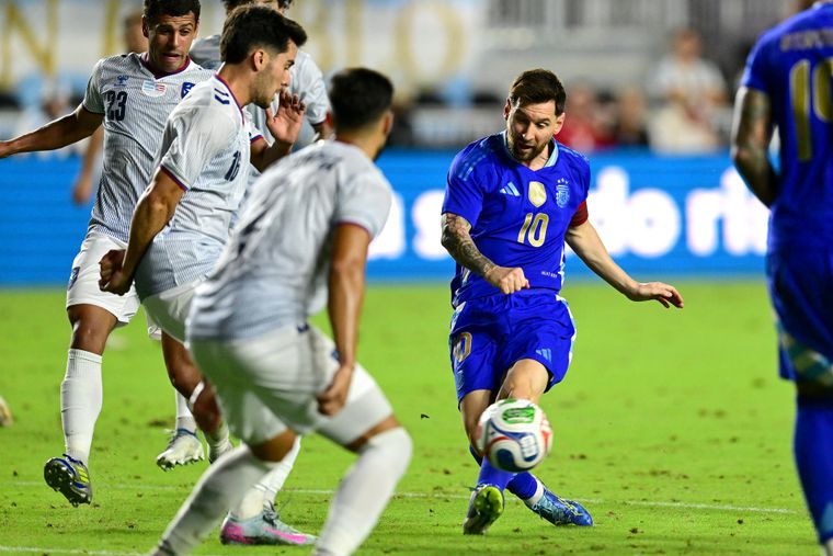 Lionel Messi intentará seguir sumando récords con la camiseta de la Selección argentina frente a Angola Lionel Messi intentará seguir sumando récords con la camiseta de la Selección argentina frente a Angola 