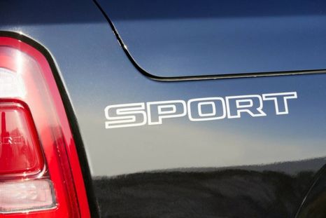 RAM 1500 Laramie Sport