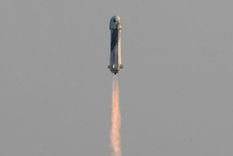 La nave de Jeff Bezos alcanzó una altura de 106 km. Foto: Reuters