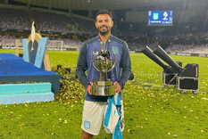 Cardona, campeón con Racing, pidió a los hinchas que entiendan que hay una persona detrás del futbolista. Cardona, campeón con Racing, pidió a los hinchas que entiendan que hay una persona detrás del futbolista.