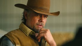 La serie de Netflix se sitúa en un pequeño pueblo de Texas, donde tres dinastías ganaderas se enfrentan por sus tierras, su legado y las personas que quieren. La serie de Netflix se sitúa en un pequeño pueblo de Texas, donde tres dinastías ganaderas se enfrentan por sus tierras, su legado y las personas que quieren.