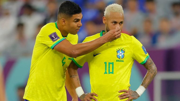 Casemiro pidió por Neymar y crece la duda en la lista de Brasil para el Mundial. Casemiro pidió por Neymar y crece la duda en la lista de Brasil para el Mundial.