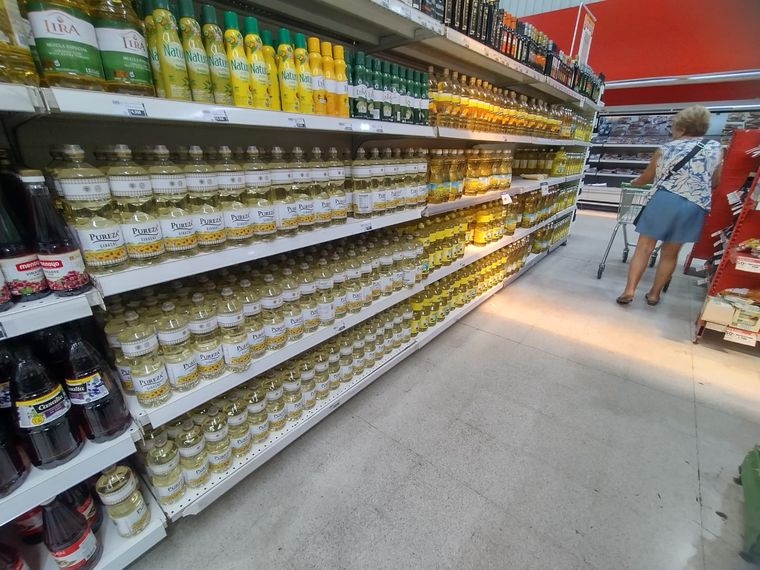 Las góndolas cada vez con menos variedad Foto: Micaela Blanco Minoli / MDZ