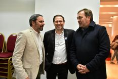 En el centro, el intendente Righi.